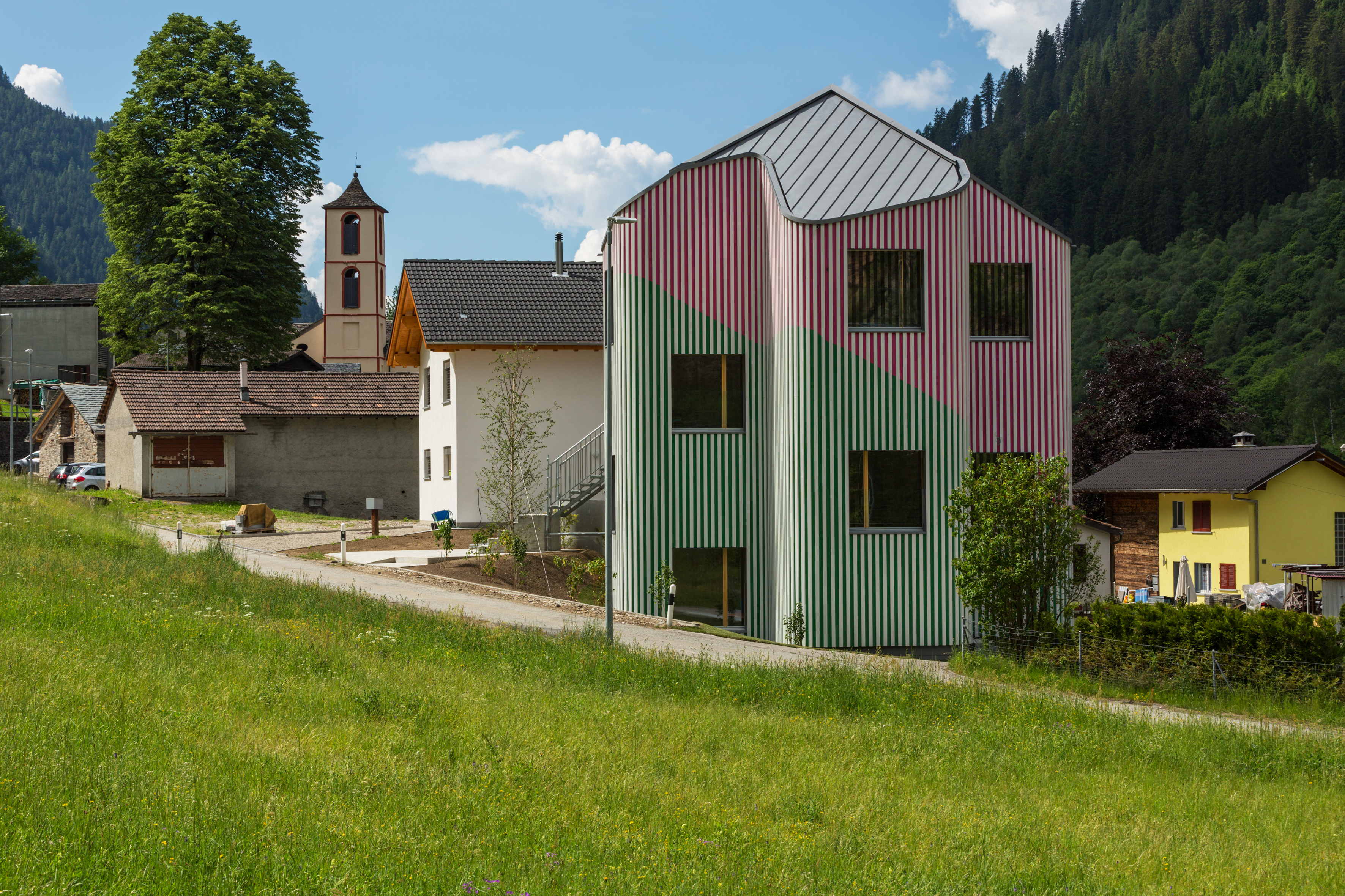Home 7 – Swisshouse Rossa