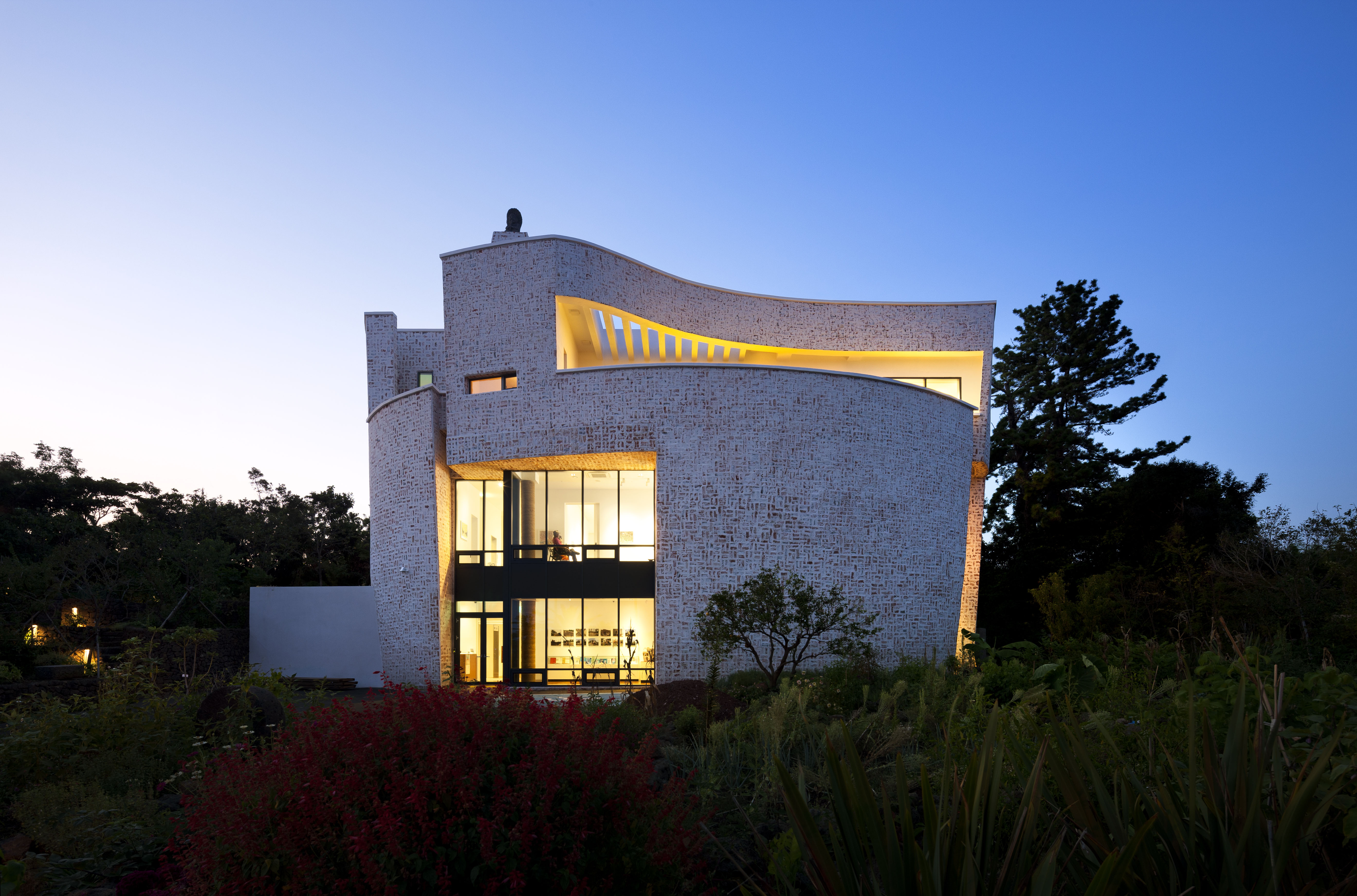 Home 9 – Jeju Museum